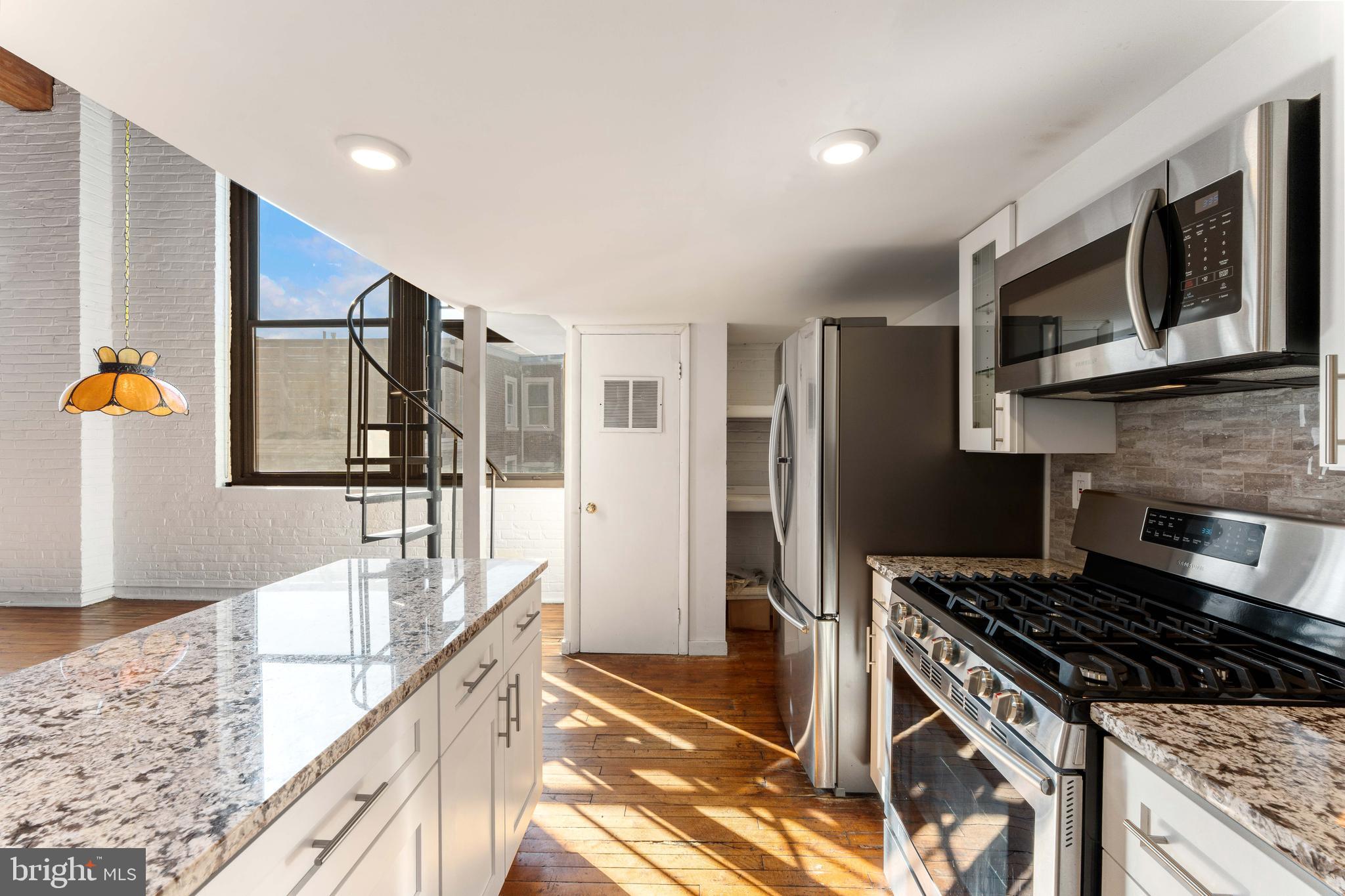 700 S 10TH STREET 2F