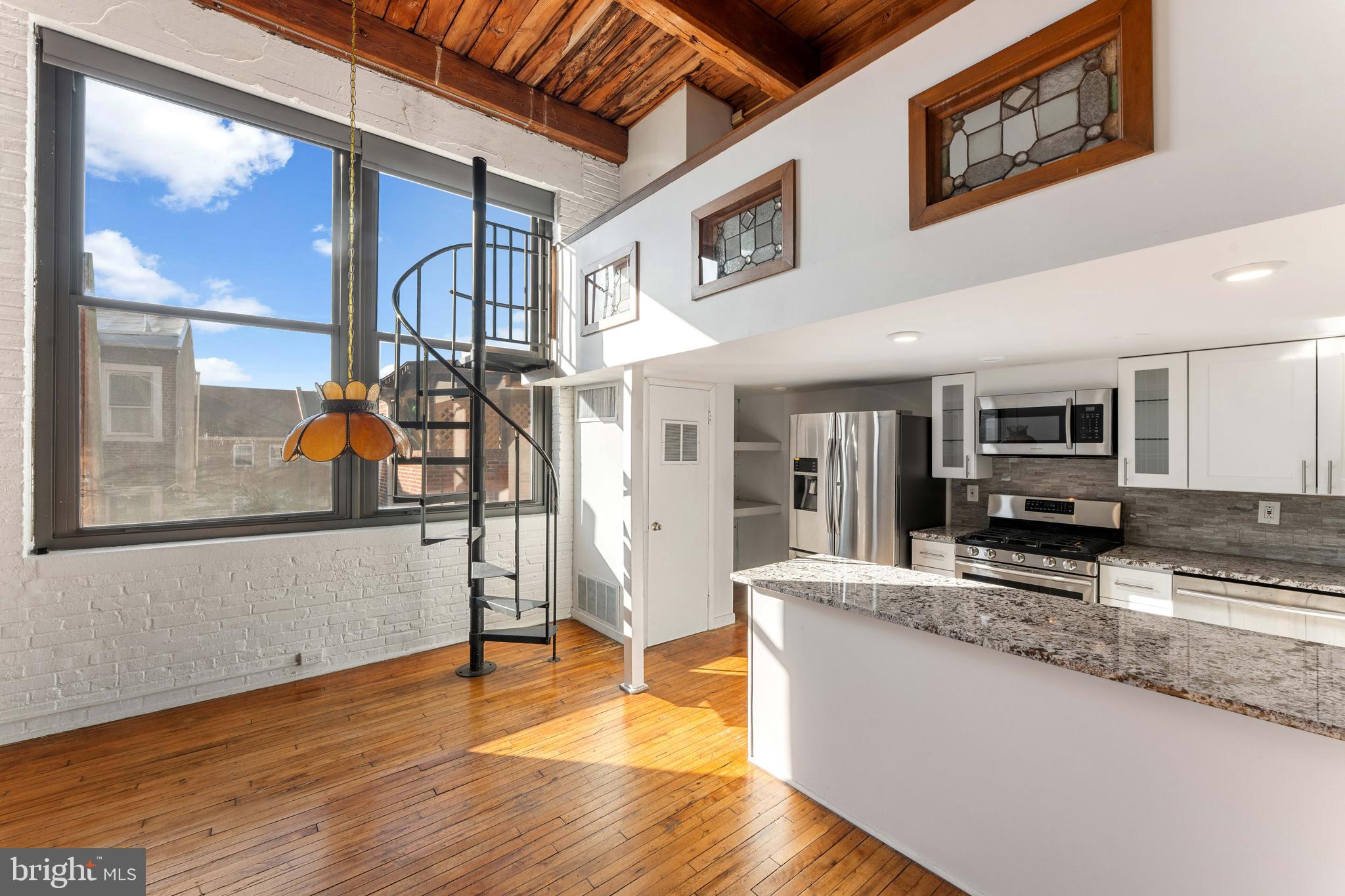 700 S 10TH STREET 2F