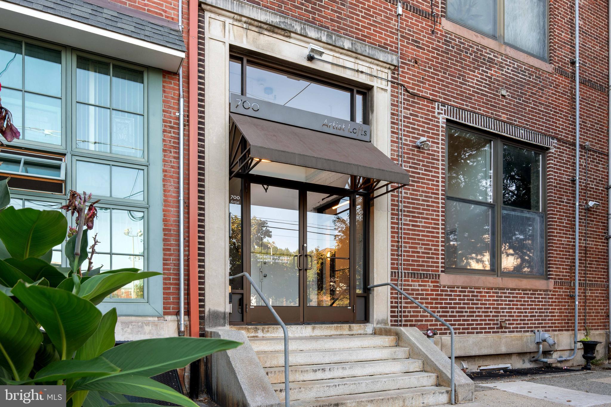 700 S 10TH STREET 2F