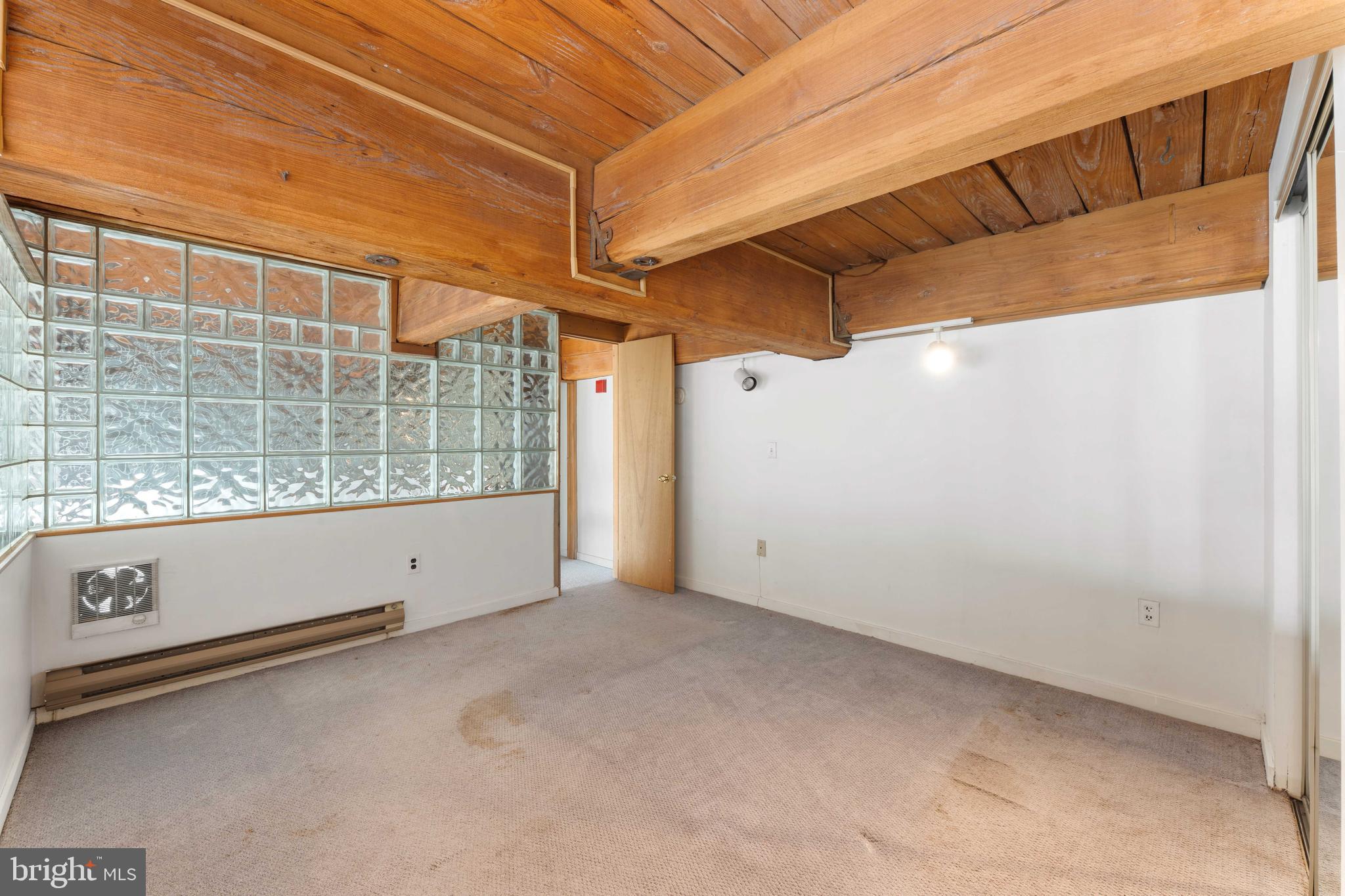 700 S 10TH STREET 2F