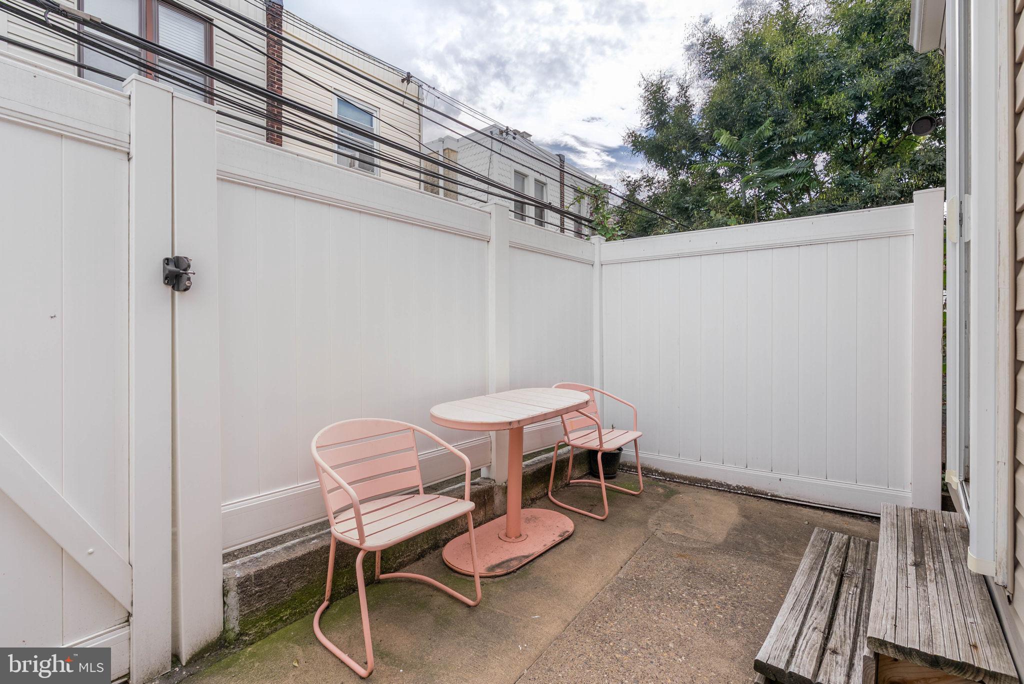 3423 LIVINGSTON STREET