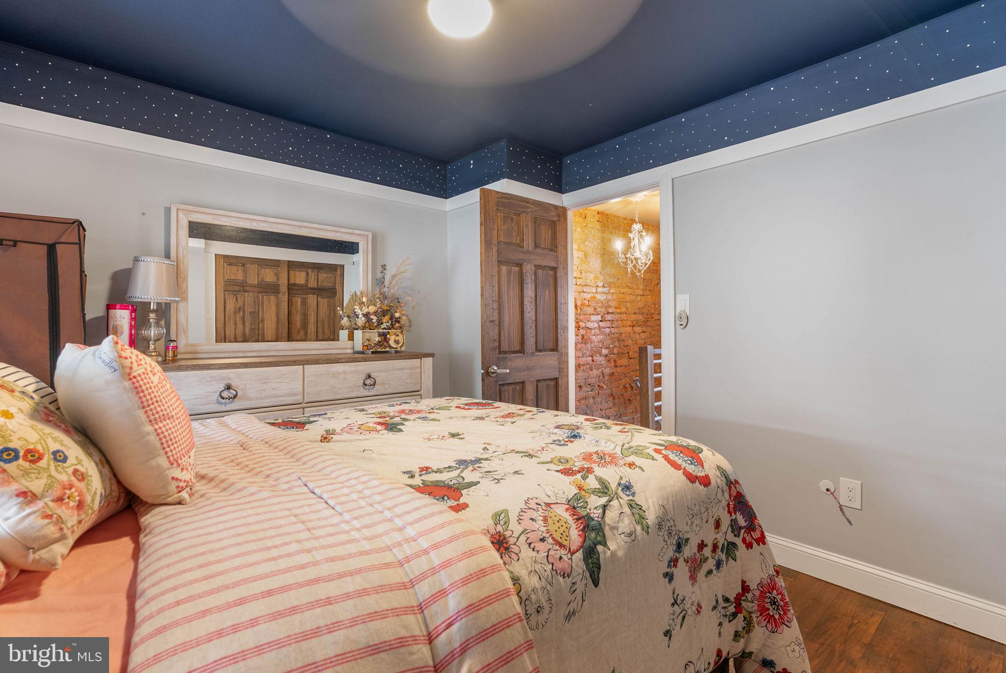 3423 LIVINGSTON STREET