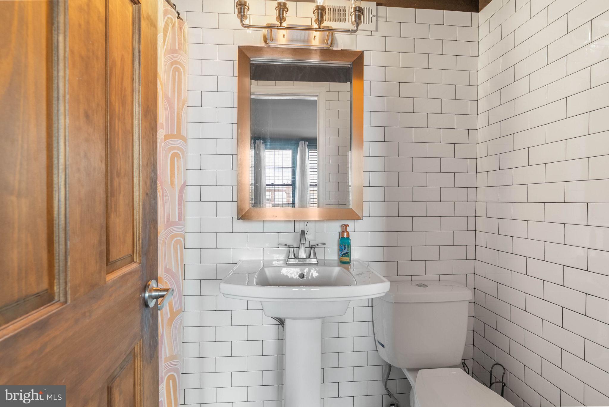 3423 LIVINGSTON STREET