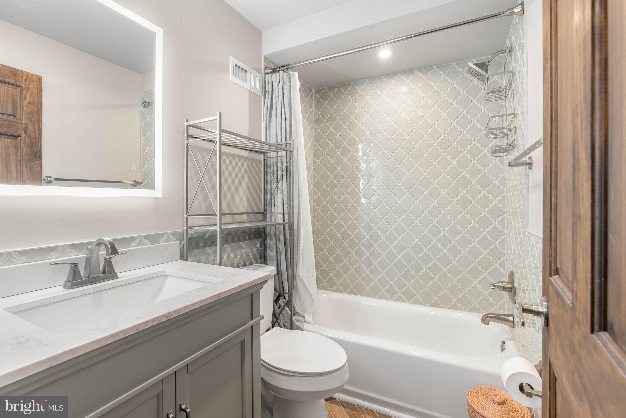 3423 LIVINGSTON STREET