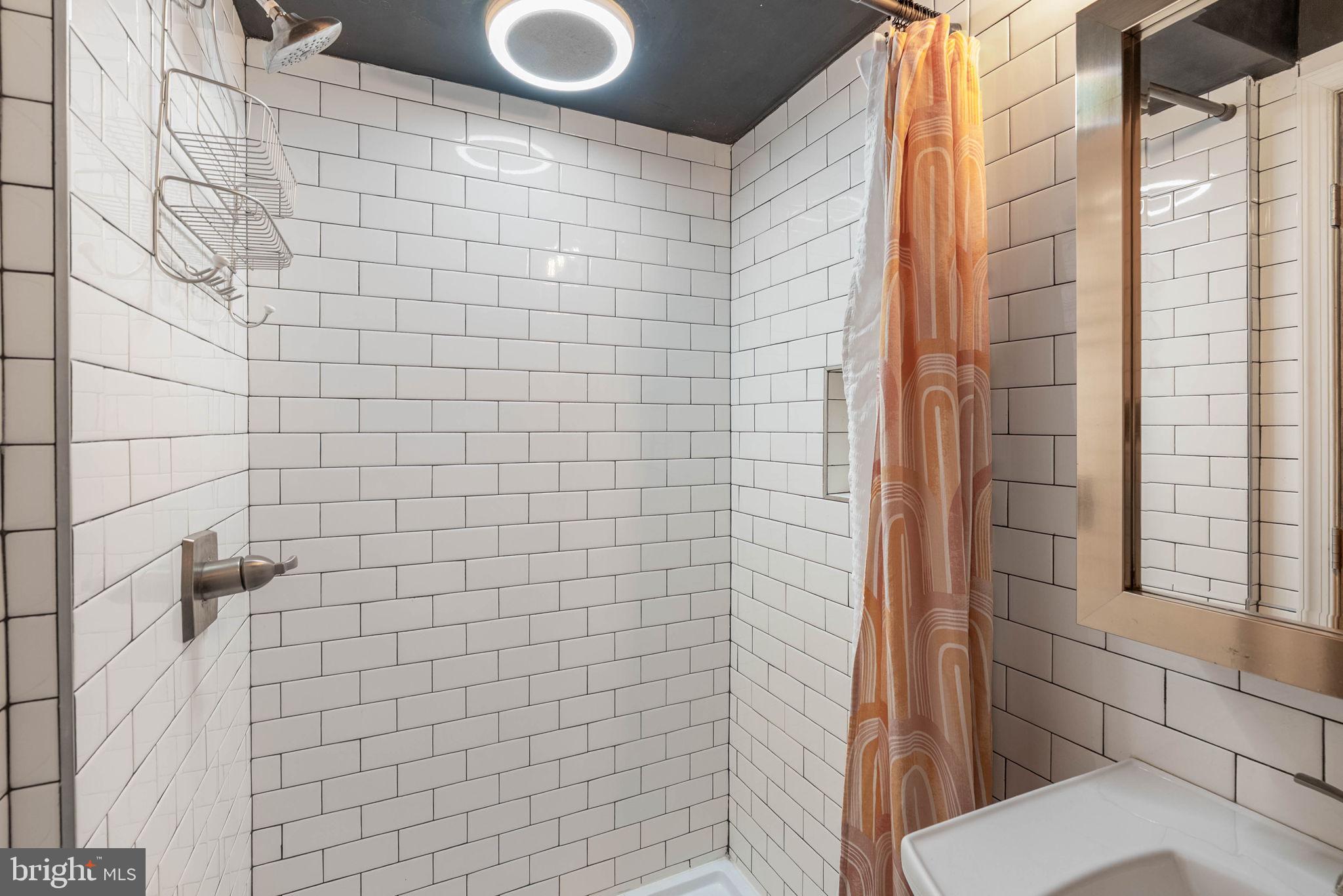 3423 LIVINGSTON STREET