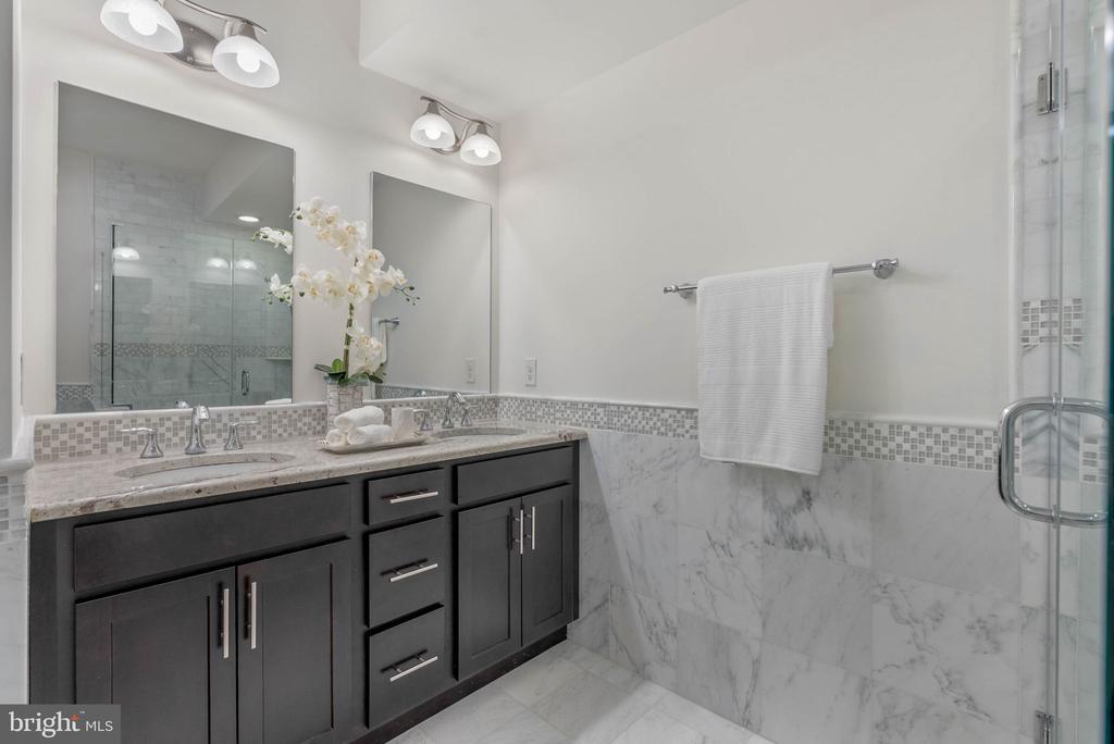 512 S FRONT STREET 14 2