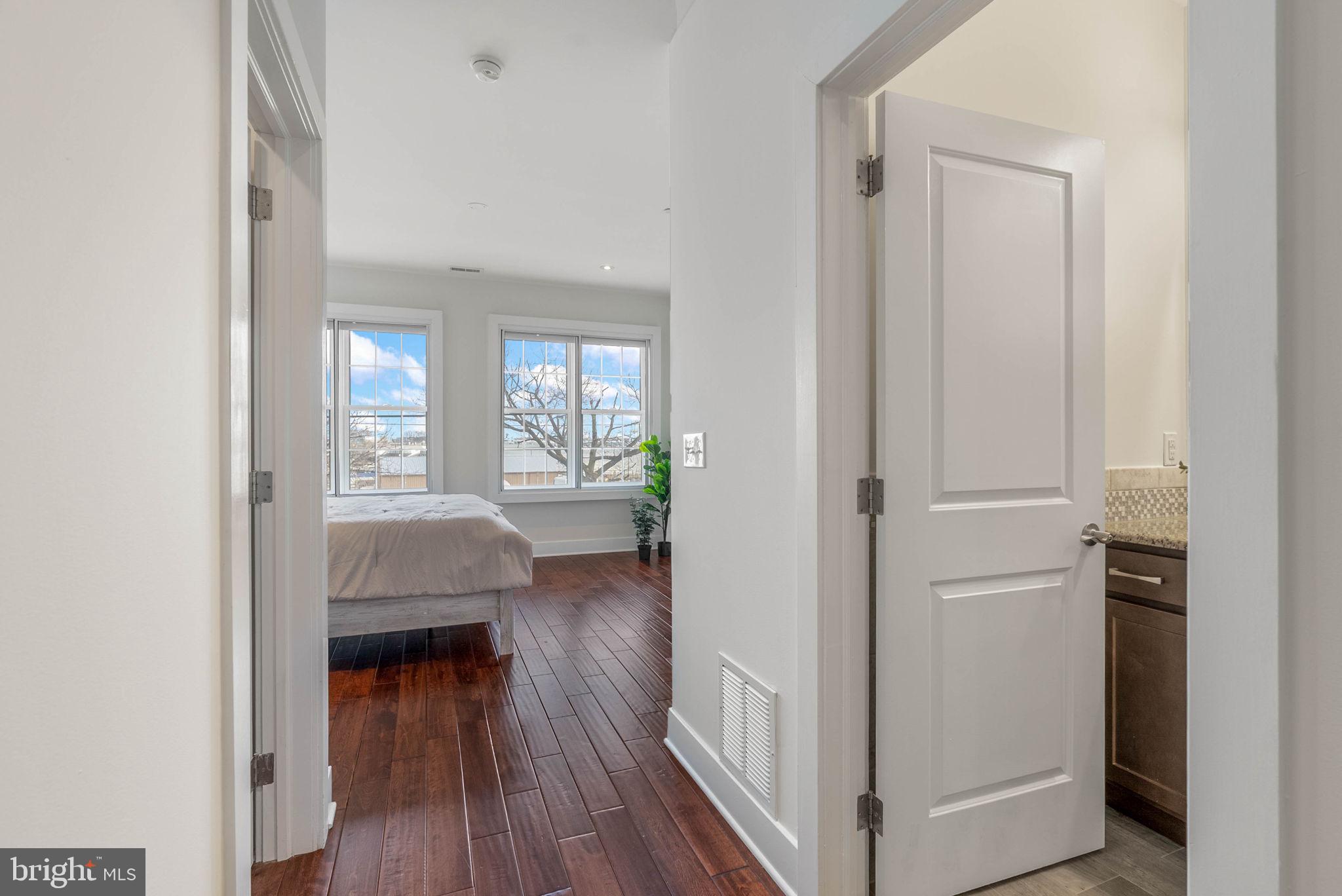 512 S FRONT STREET 14 2