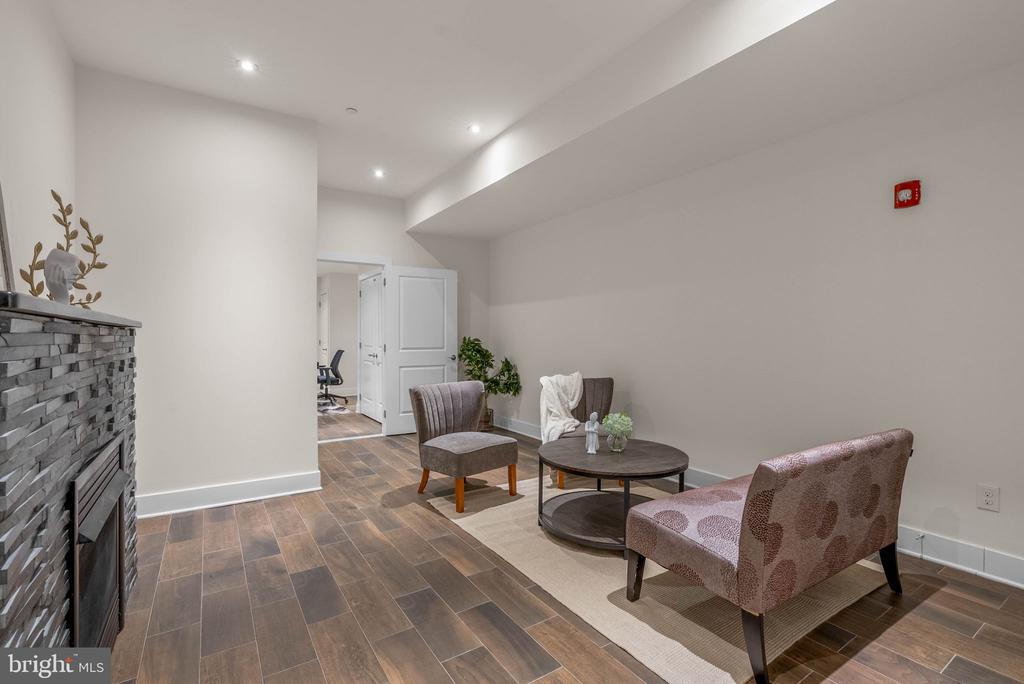 512 S FRONT STREET 14 2