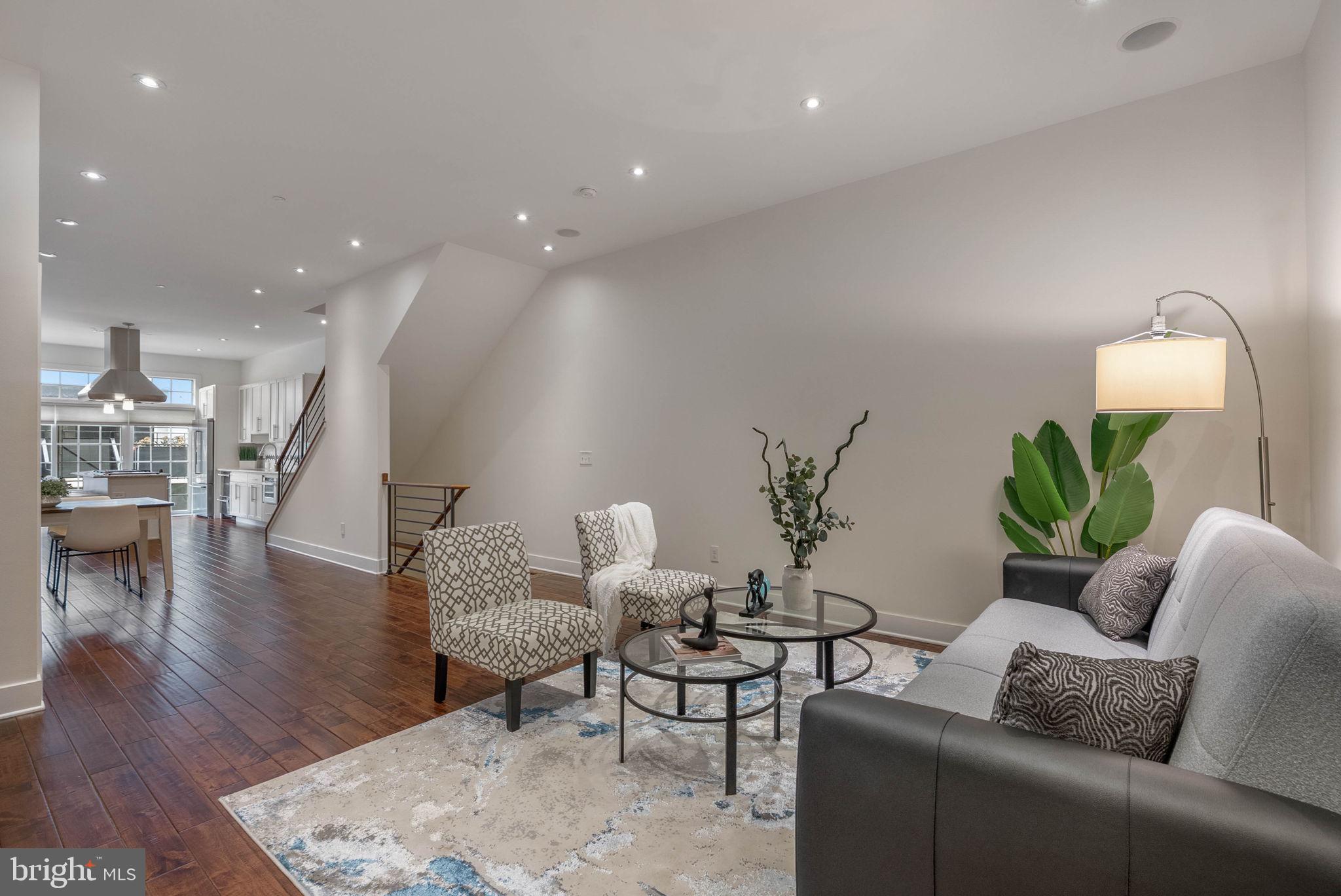 512 S FRONT STREET 14 2