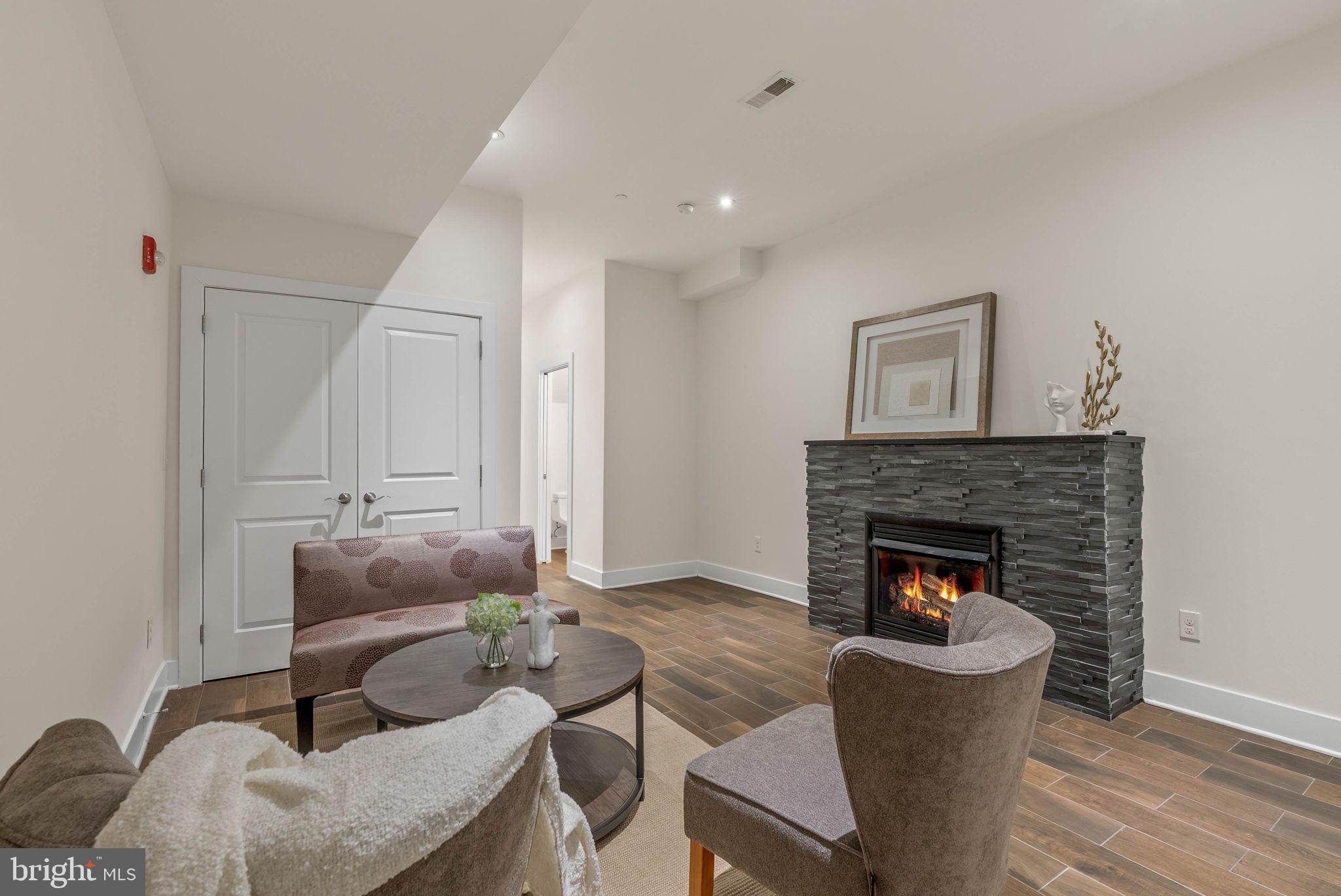 512 S FRONT STREET 14 2