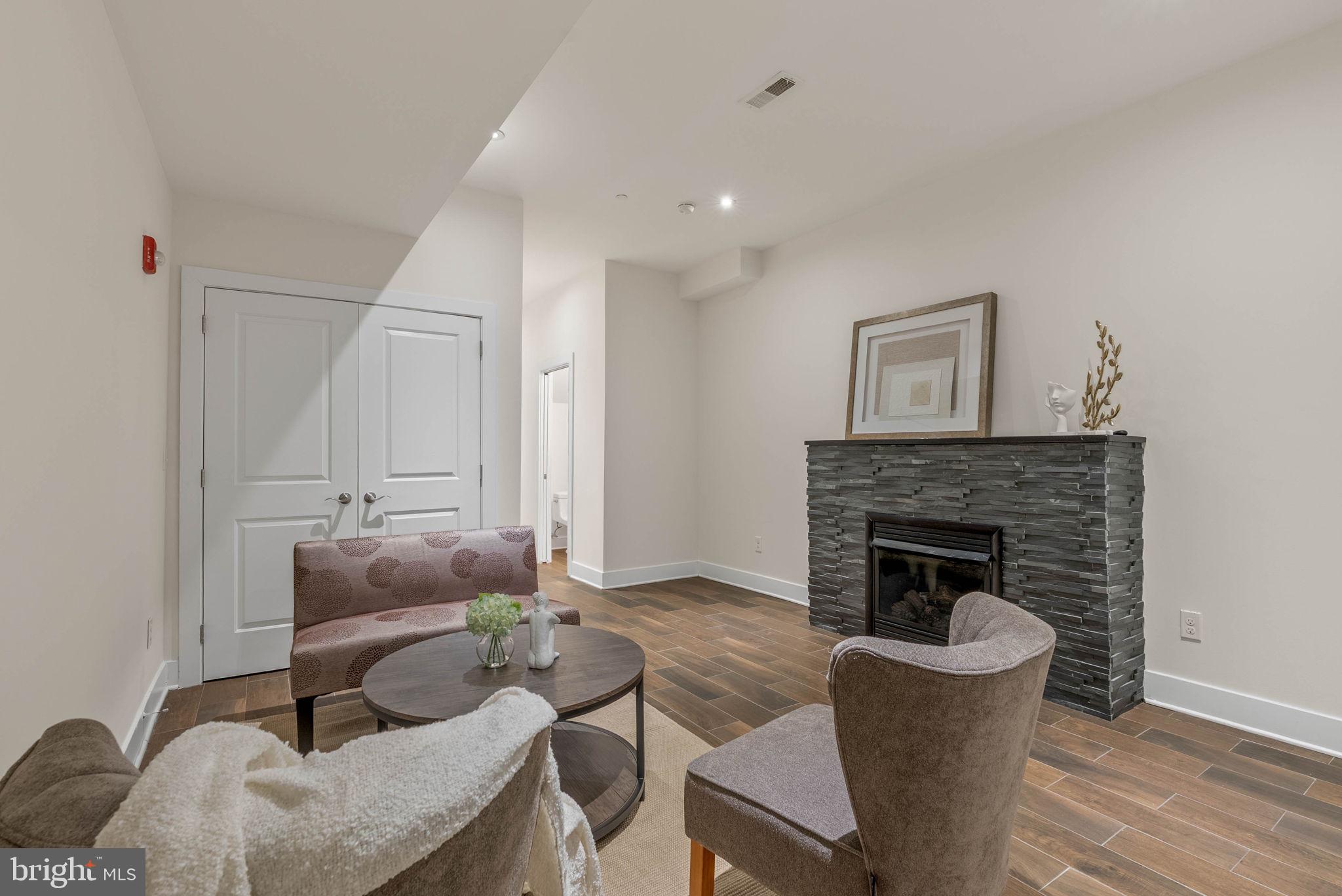 512 S FRONT STREET 14 2