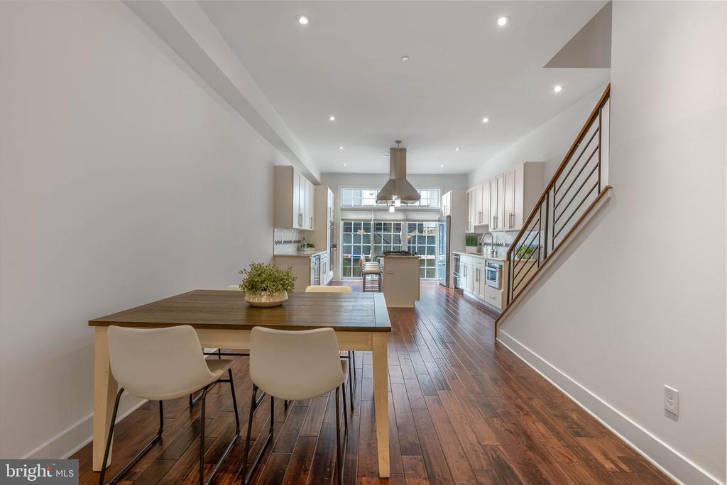 512 S FRONT STREET 14 2