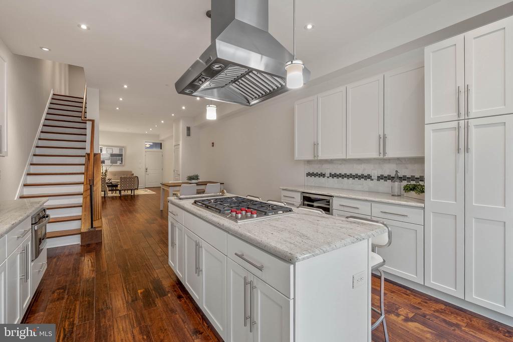 512 S FRONT STREET 14 2
