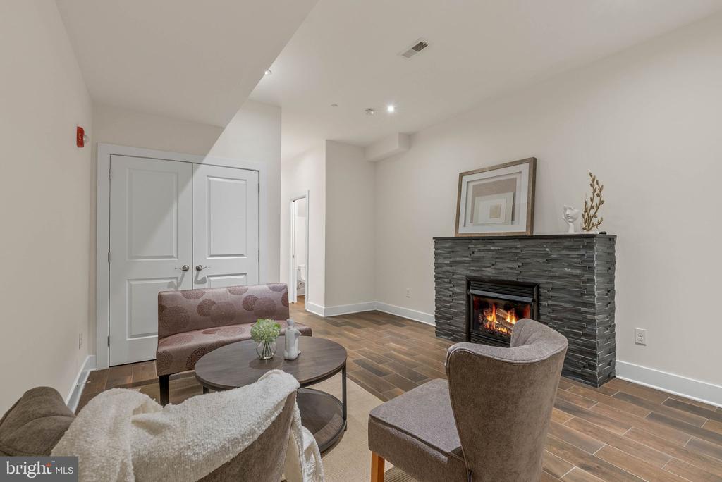 512 S FRONT STREET 14 2