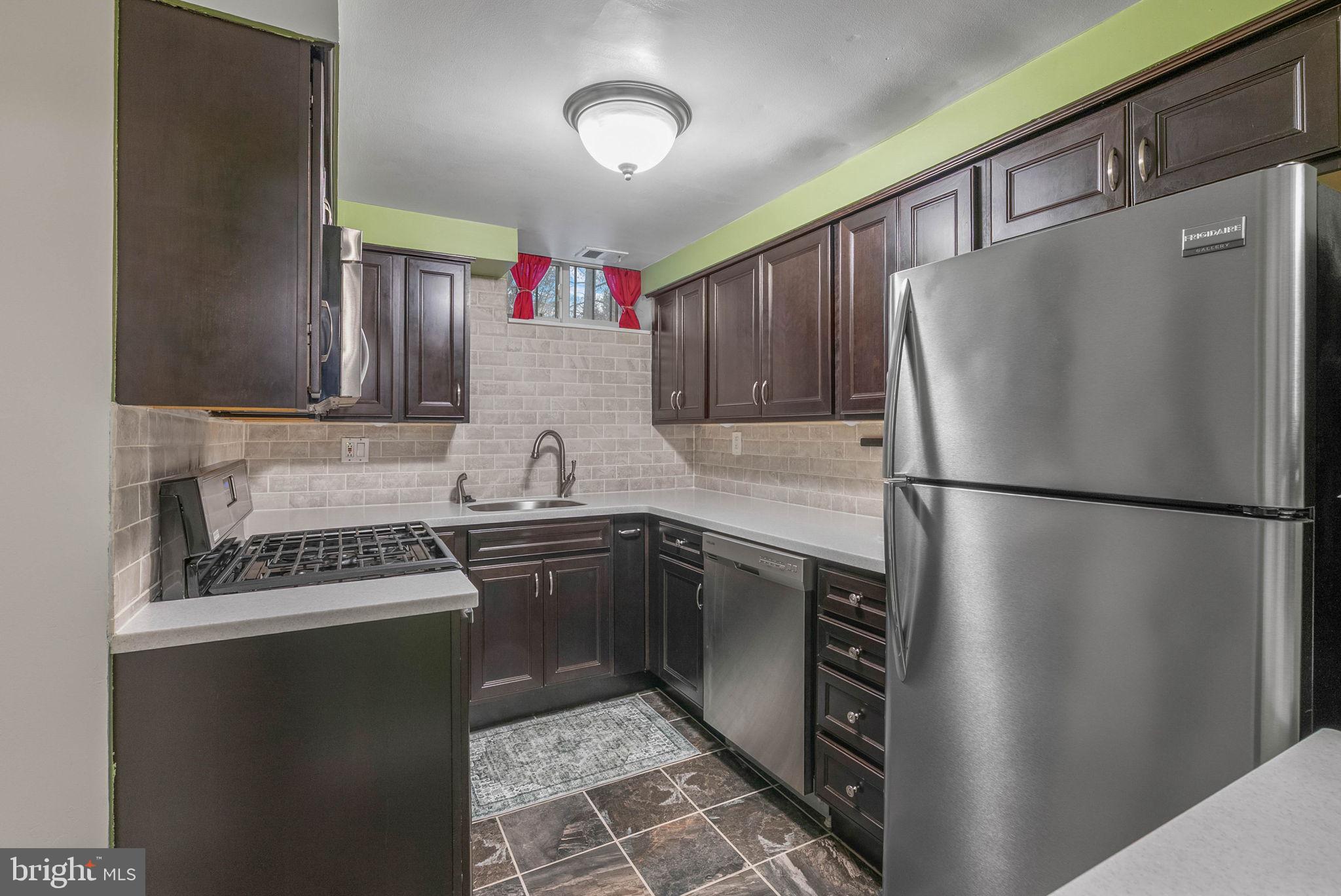 504 S 11TH STREET 06 33