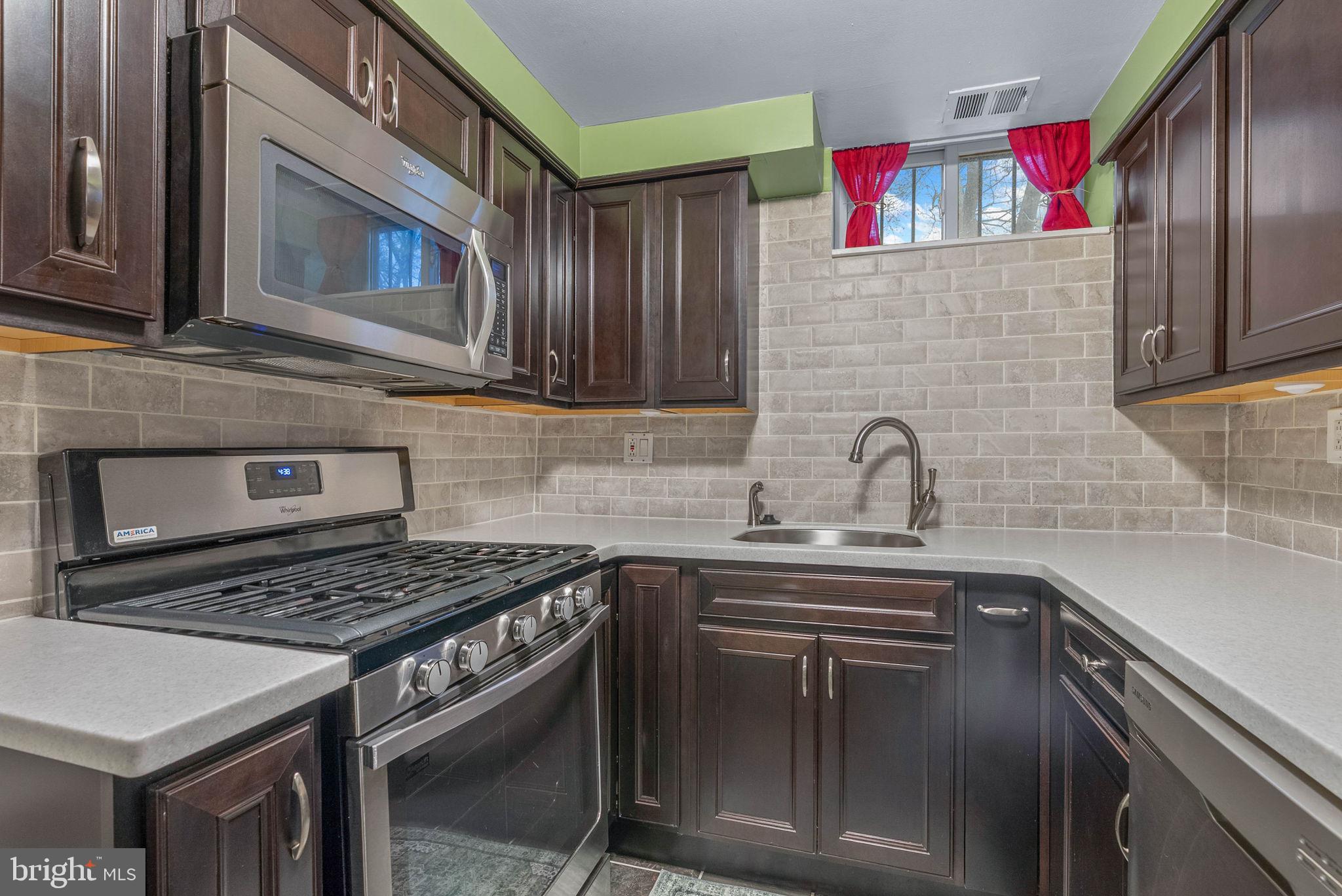 504 S 11TH STREET 06 33