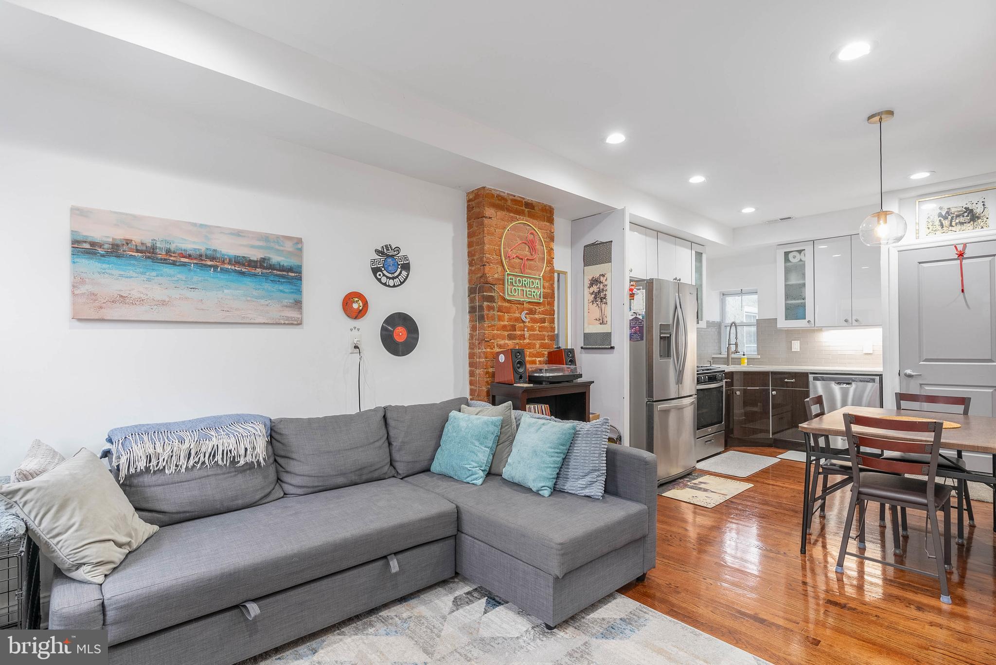 1517 CAMBRIDGE STREET 2