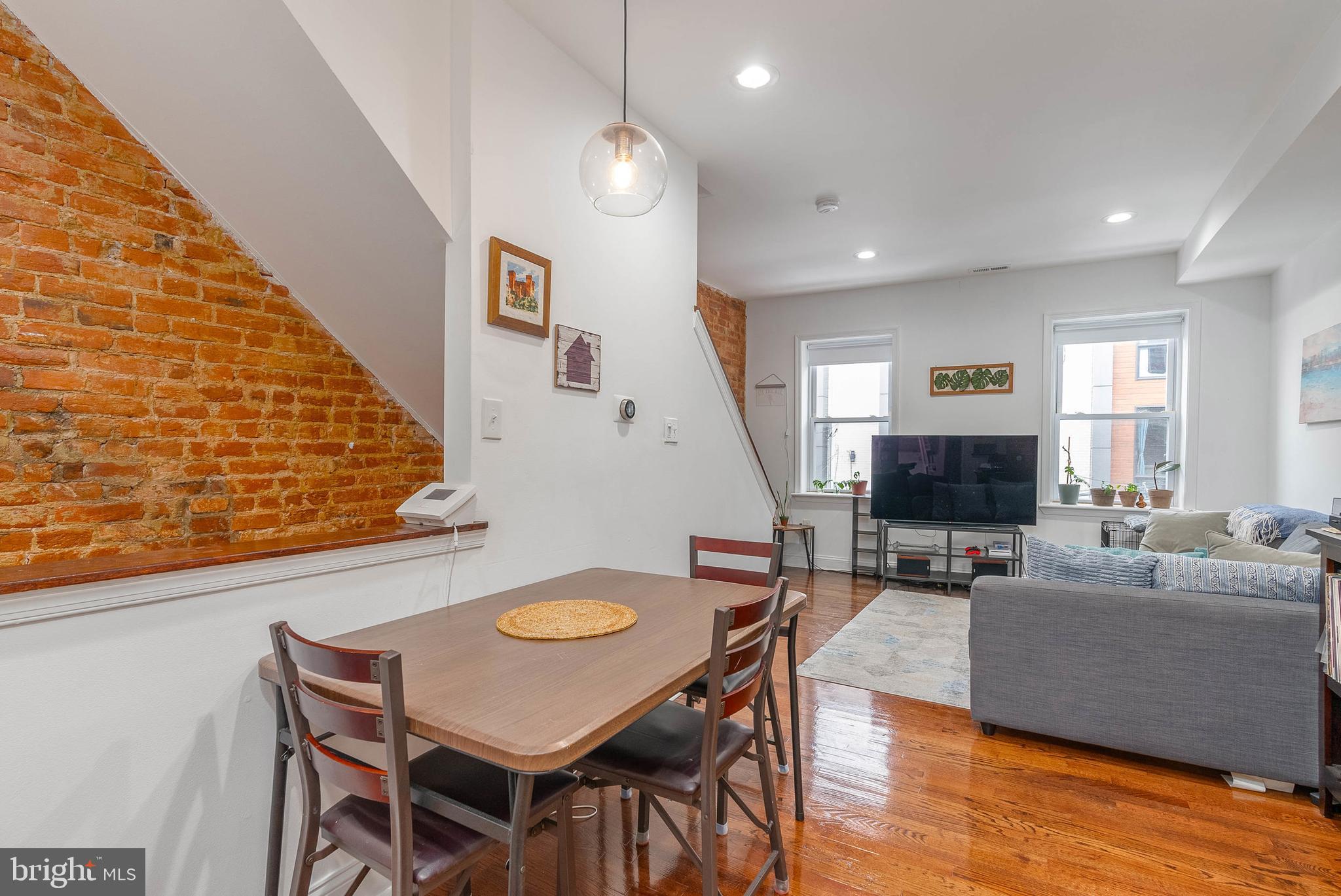 1517 CAMBRIDGE STREET 2