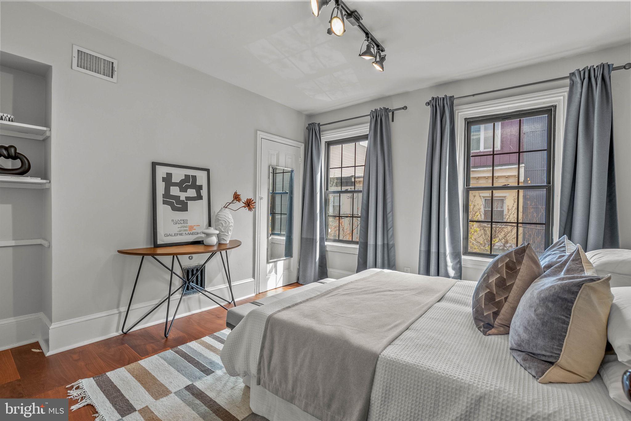 2729 CAMBRIDGE STREET