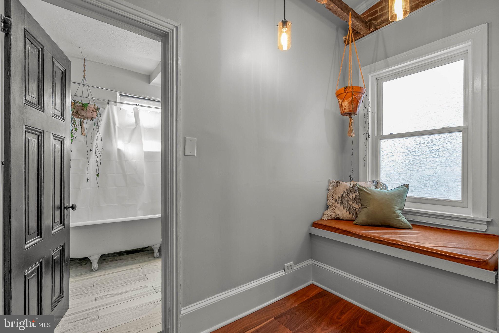 2729 CAMBRIDGE STREET