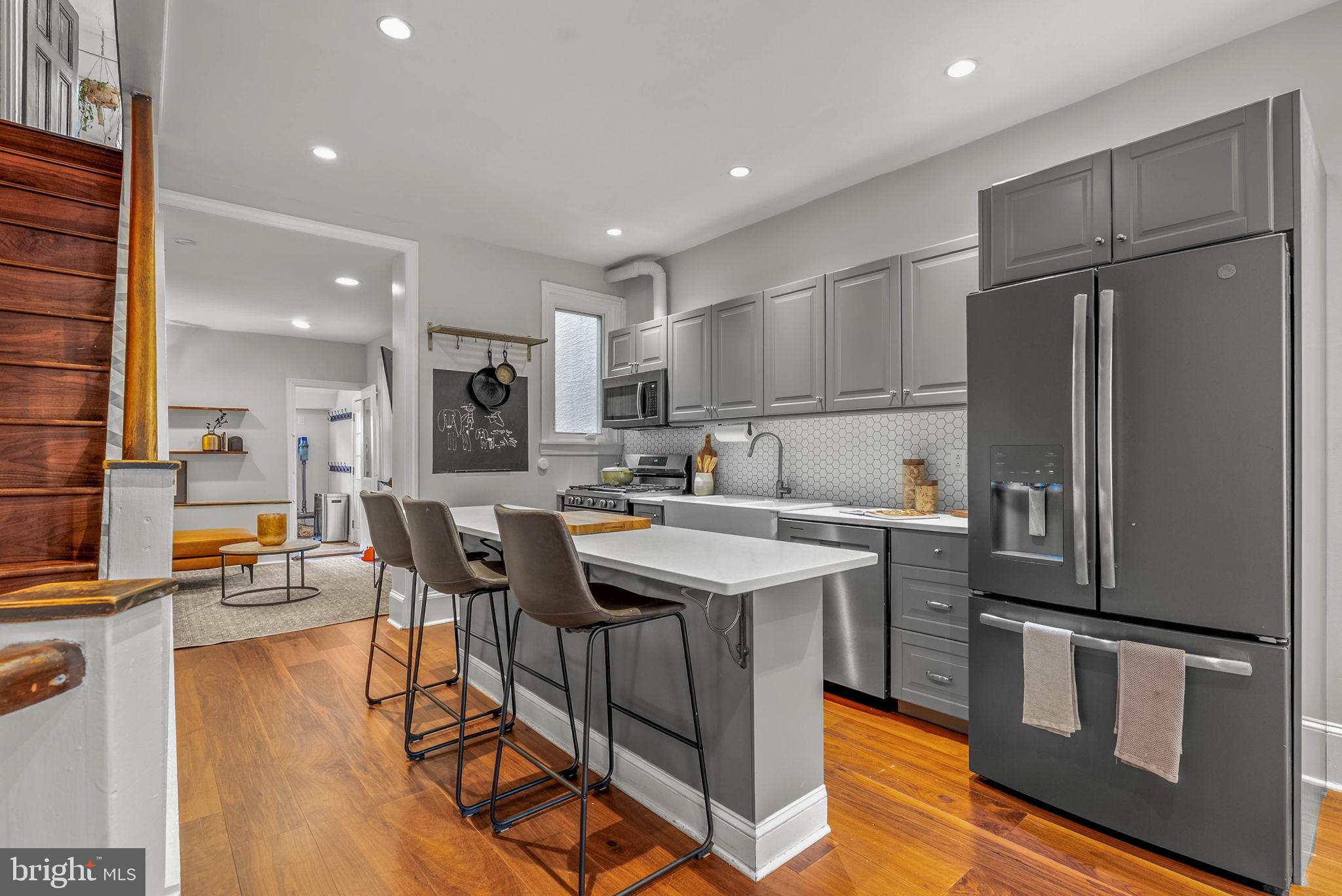 2729 CAMBRIDGE STREET