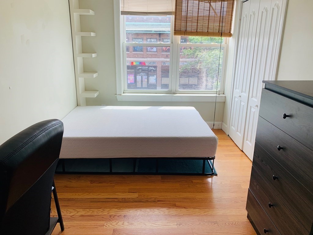 141 Brighton Ave # 2R