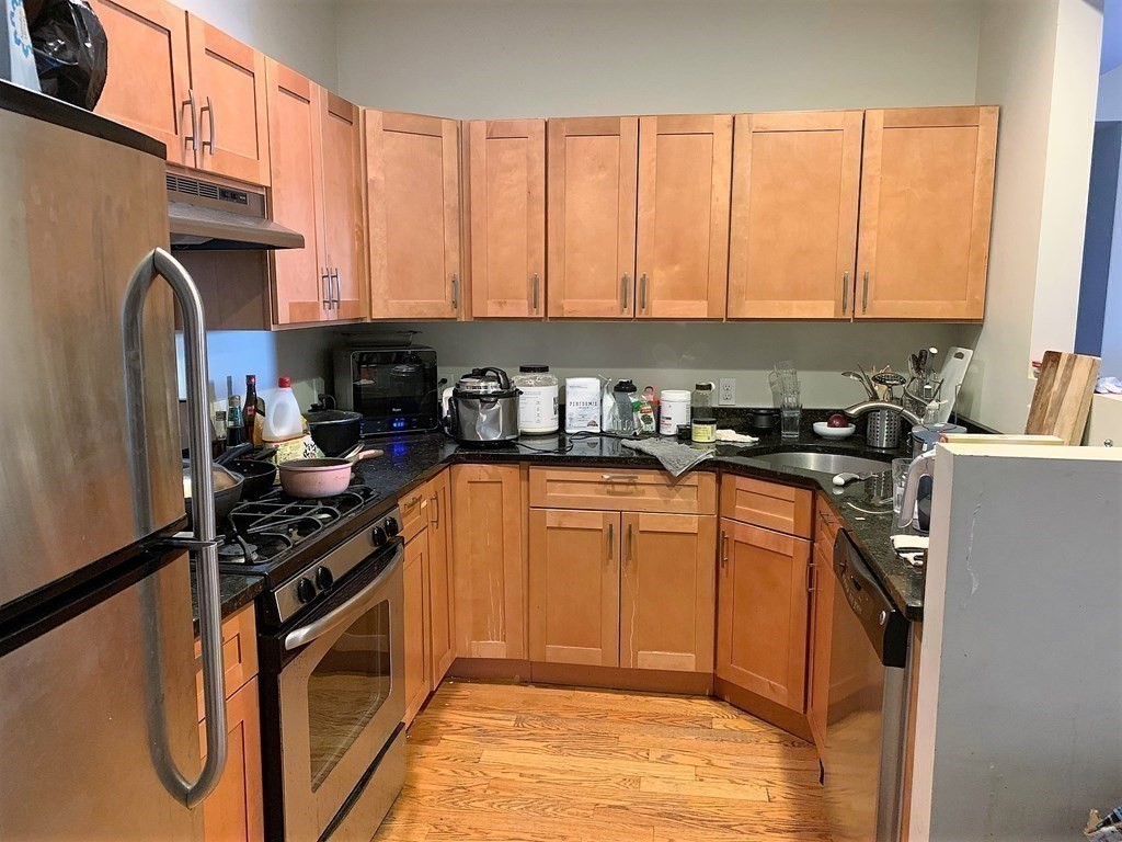 141 Brighton Ave # 2R