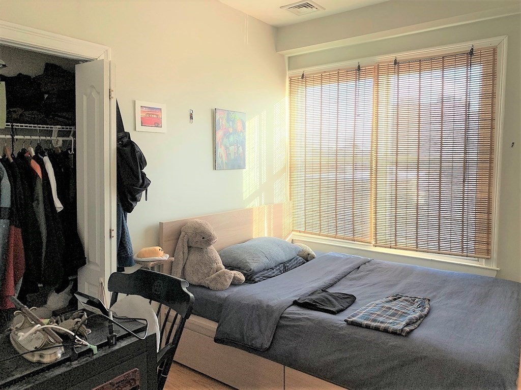 141 Brighton Ave # 2R
