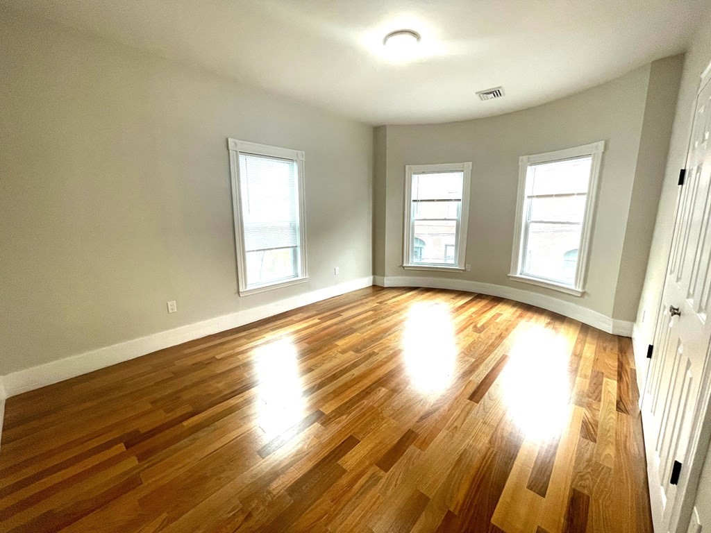 18-20 Royal St # 2