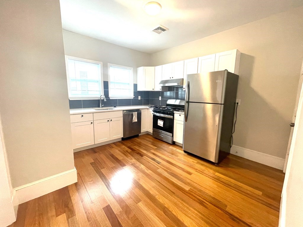 18-20 Royal St # 2