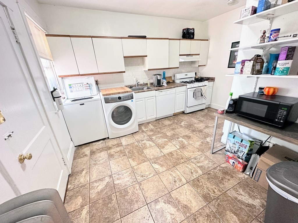133 Chiswick Rd # 3