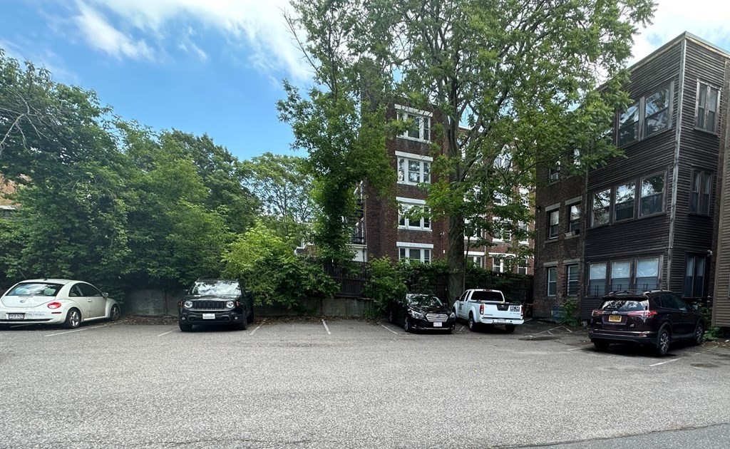 133 Chiswick Rd # 3