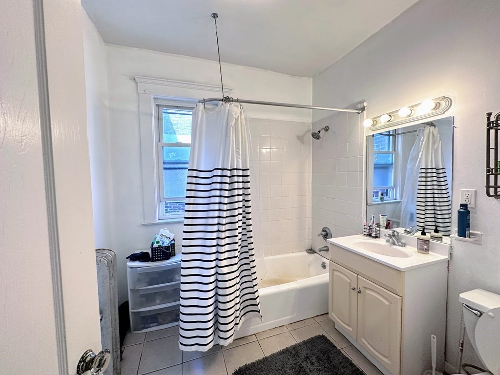 133 Chiswick Rd # 3