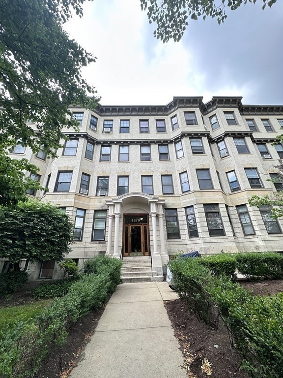 1870 Commonwealth Ave # 12