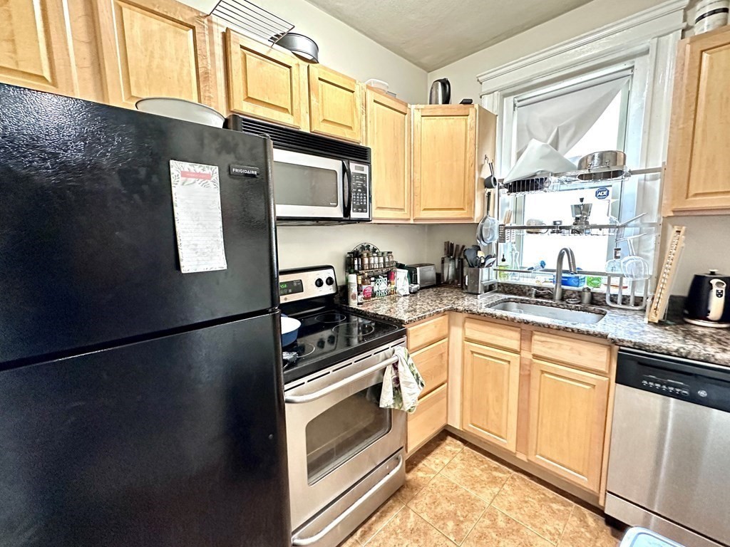 1677 Commonwealth Ave # 3