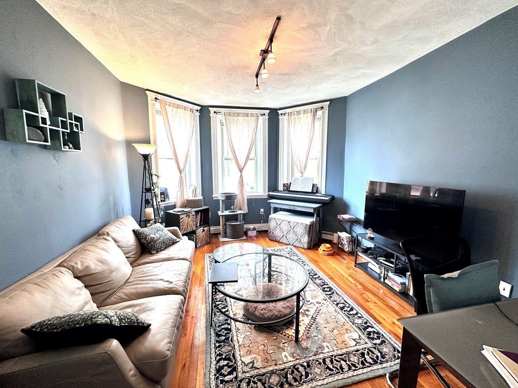 1677 Commonwealth Ave # 3