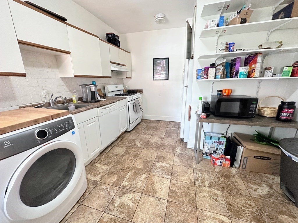 133 Chiswick Rd # 3