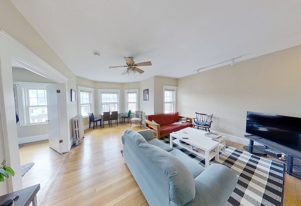 133 Chiswick Rd # 3