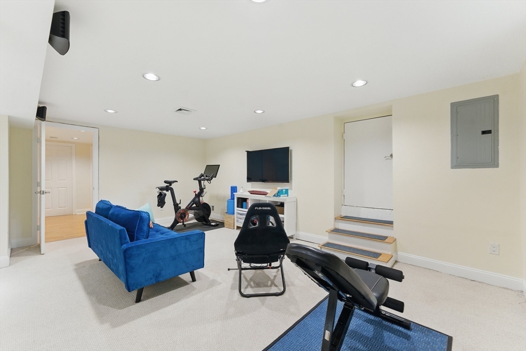 200 Winchester St # 1