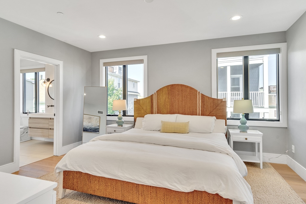 148 W 9th St # 6