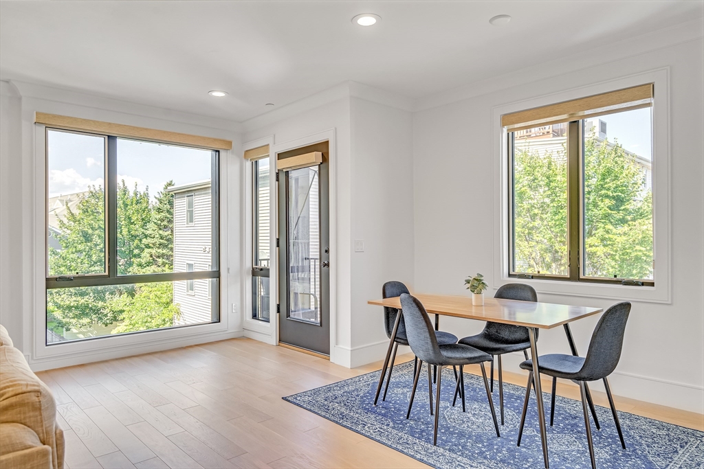 148 W 9th St # 6