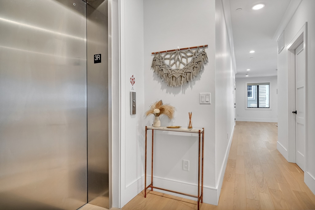 148 W 9th St # 6