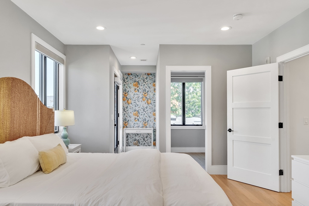 148 W 9th St # 6