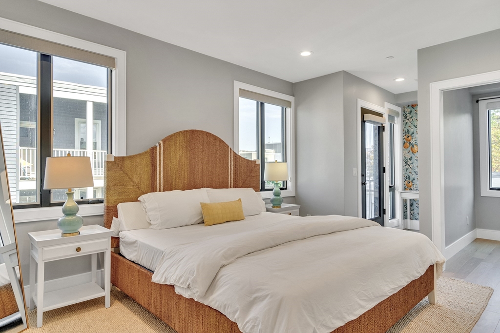 148 W 9th St # 6