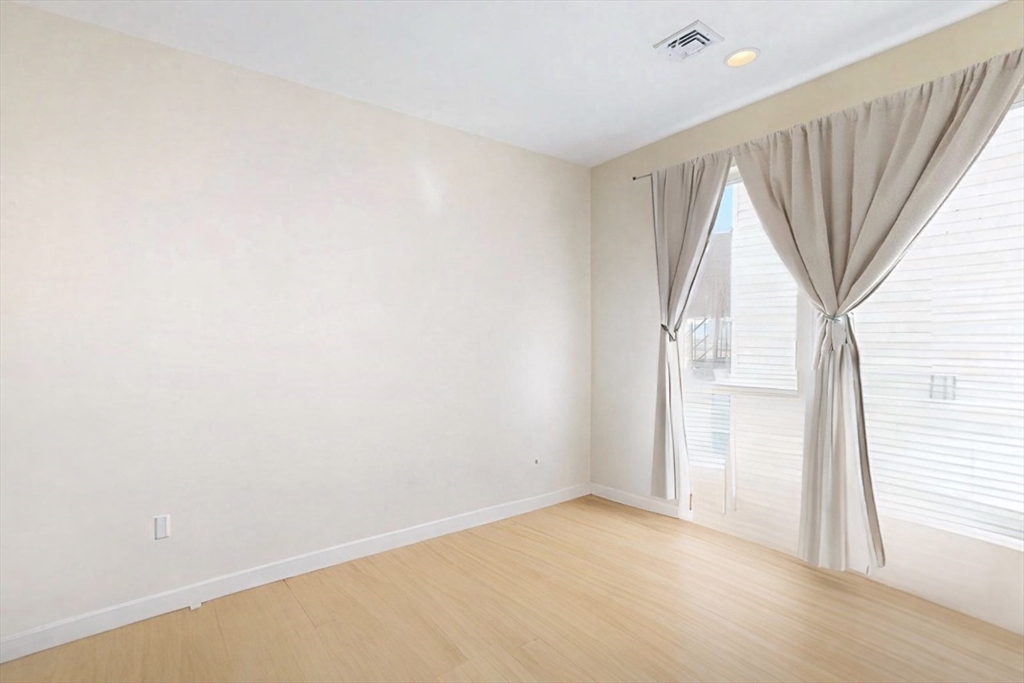 488 Dorchester Ave # 3E