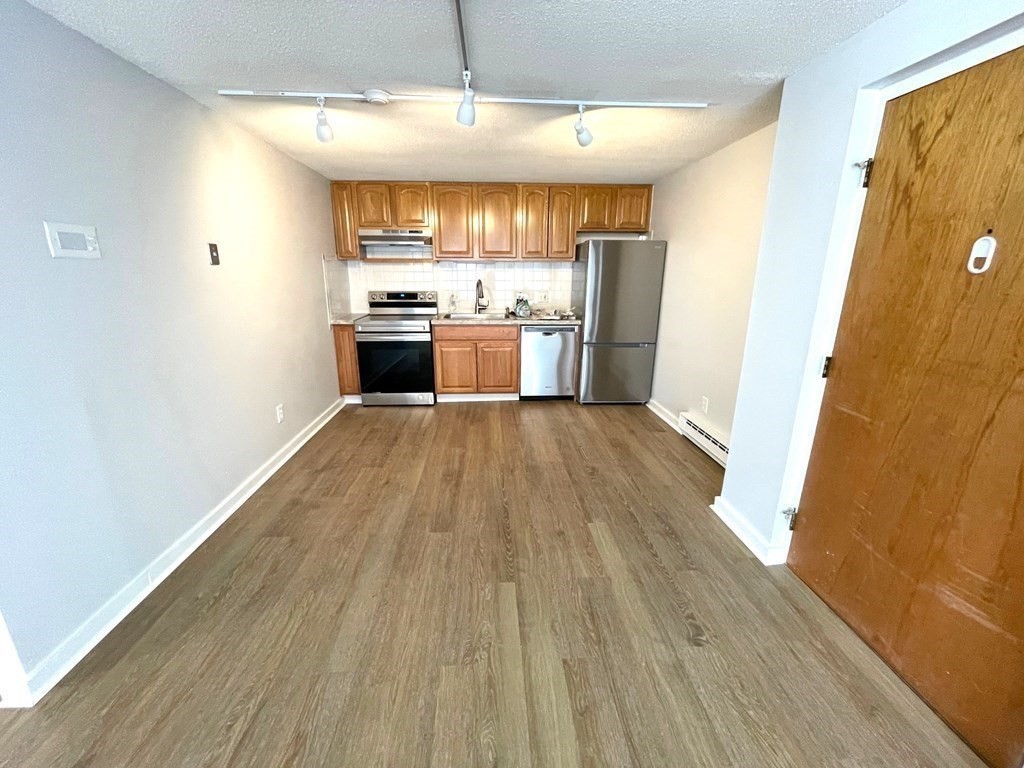 94 Beacon St # 27