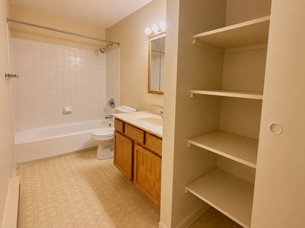 25 Village Rock Ln # 12