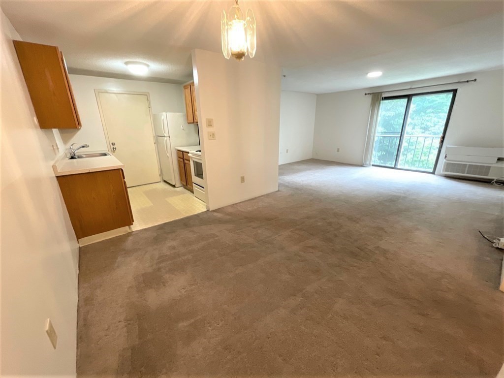 25 Village Rock Ln # 12
