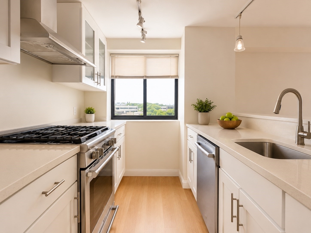 15 N Beacon St # 505