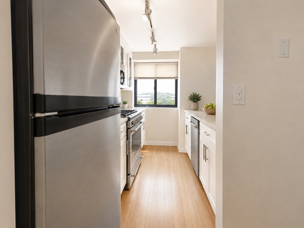 15 N Beacon St # 505